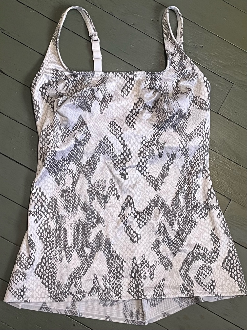 Ruby Ribbon Cami Shapewear White Grey Snakeskin Built in Bra Tank Top Size 34